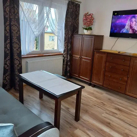 Korona Przy Termach Cieplickich 10proc Rabatu Do Term Cieplice Self Check In 24h Апартаменты 3*